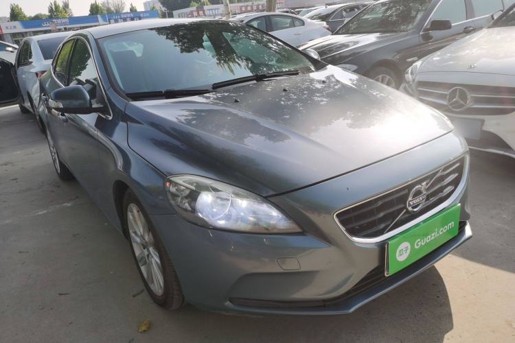Used Volvo V40 2014 2.0T Zhiyi Version