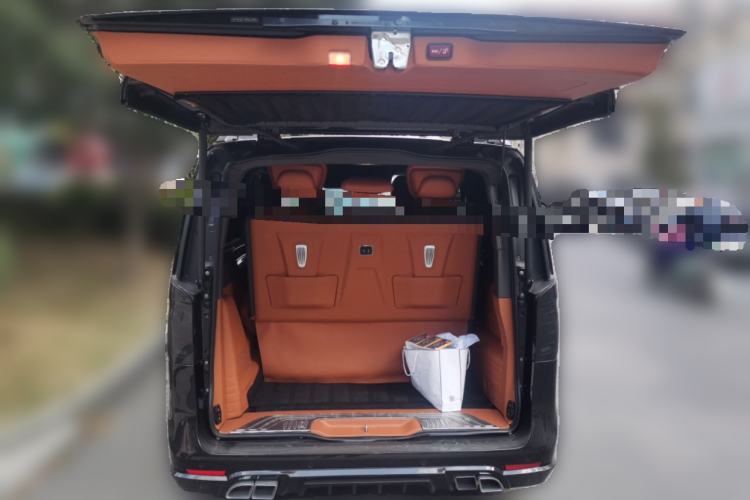 Used Mercedes-Benz V-Class 2022 V 260 Avantgarde Edition
