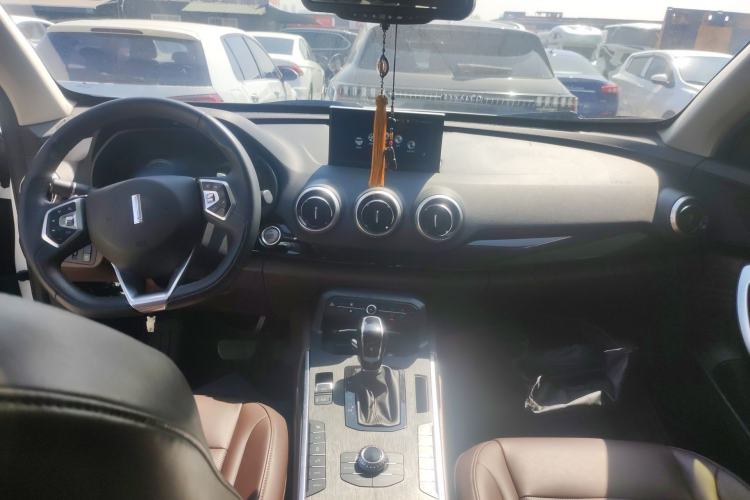 Used Wey VV7 2017 2.0T Ultra-Luxury Version Center Console