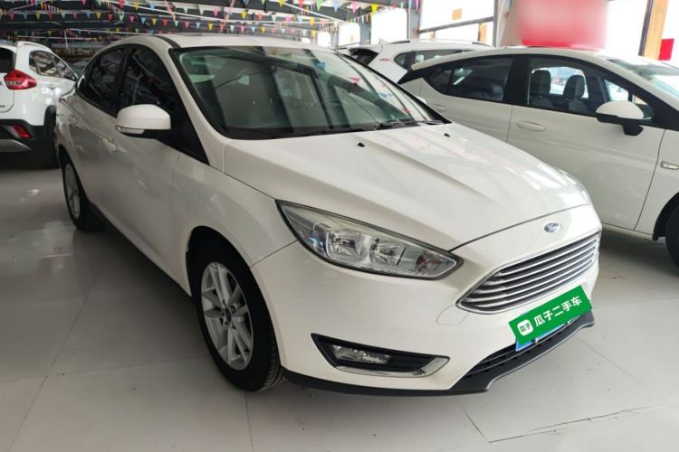 Used Ford Focus 2017 Sedan 1.6L Manual Fashion Edition Smart Drive Version Front Right 45 Deg