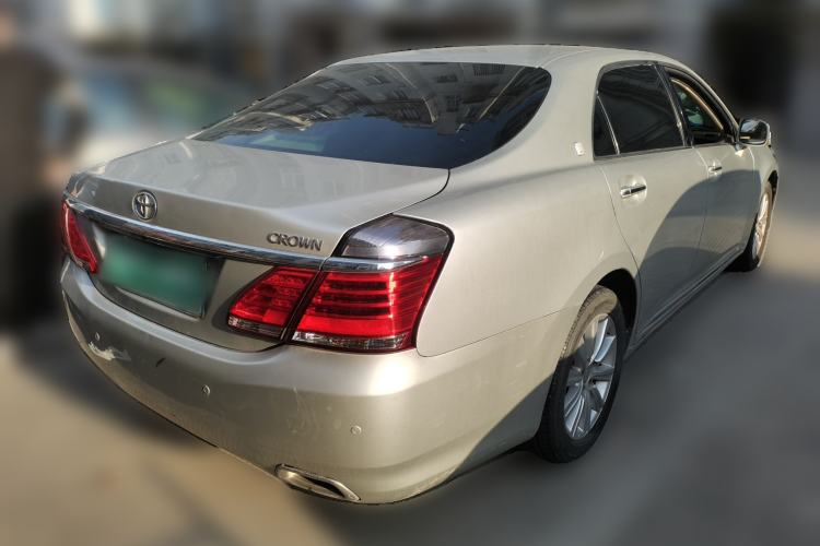 Used Toyota Crown 2012 2.5L Royal Leather Edition
