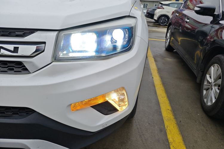 Used CHANGAN CS75 2016 2.0L Manual Luxury Version China V Standard Left Front Headlight