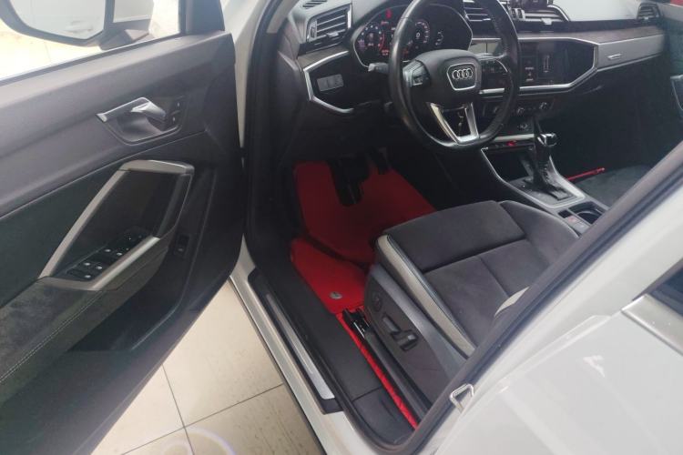 Used Audi Q3 2019 35 TFSI Advanced Dynamic Edition Driver Seat