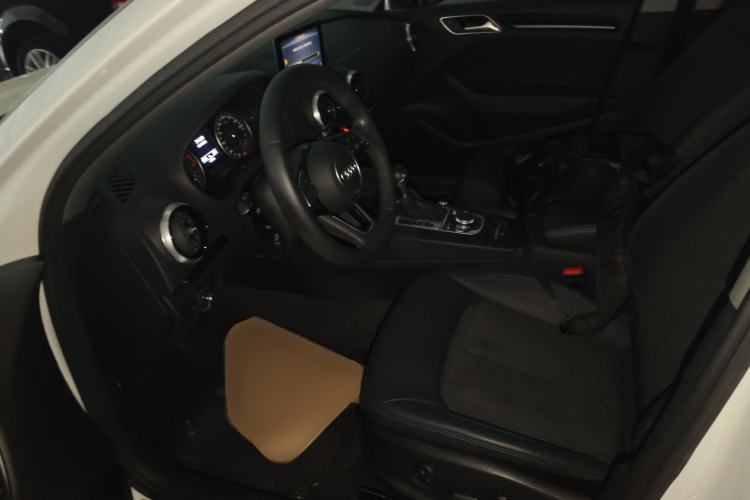 Used Audi A3 2020 Limousine 35 TFSI Fashion Edition China VI Emission Standard Left Front Seat
