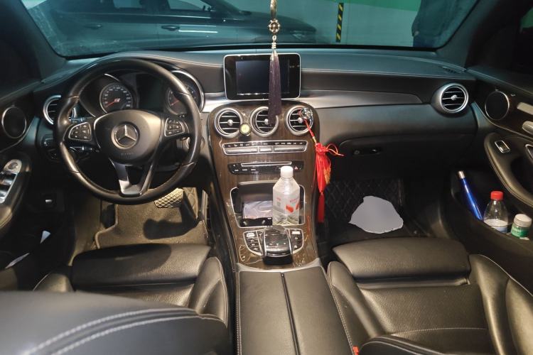 Used Mercedes-Benz GLC 2019 GLC 260 L 4MATIC Dynamic Model Center Console