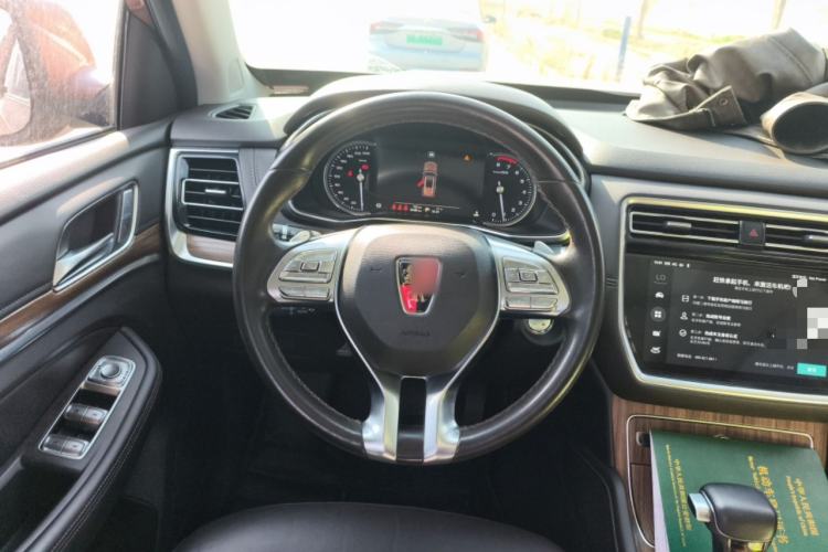 Used Roewe RX8 2018 30T Smart Connectivity Two-Wheel Drive Flagship Edition
