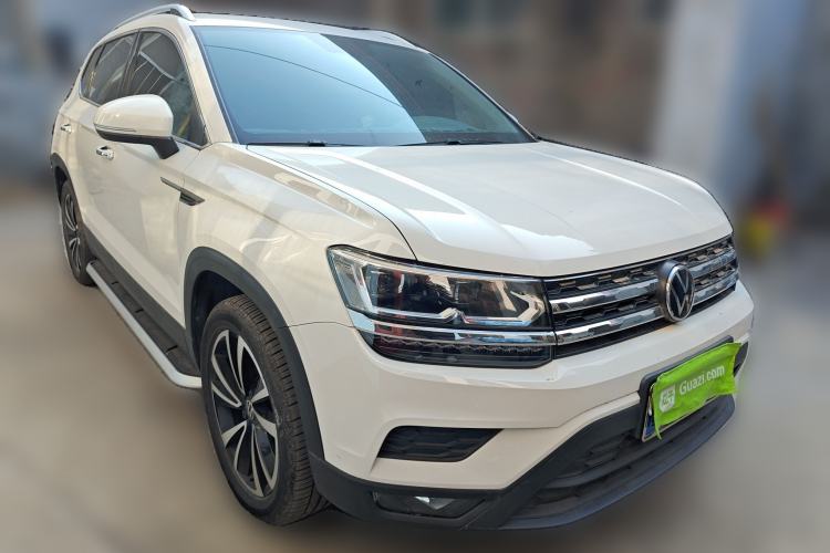 Used Volkswagen Tharu 2022 280TSI Two-Wheel-Drive Luxury Edition Front Right 45 Deg