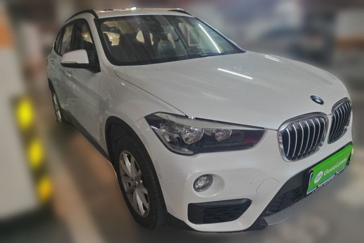 Used BMW X1 2016 sDrive18Li Fashion Model Front Right 45 Deg