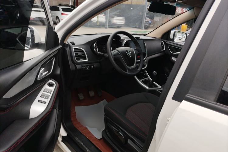 Used Baojun 560 2016 1.8L Manual Comfort Edition