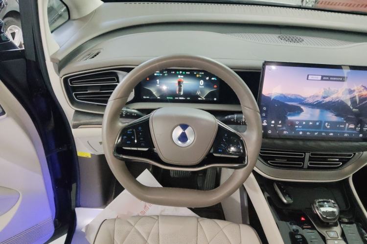 Used Denza D9 2022 DM-i 945 Luxury Model
