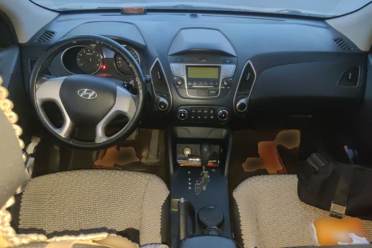 Used Hyundai ix35 2013 2.0L Automatic Two-Wheel Drive Smart GLS China IV Standard