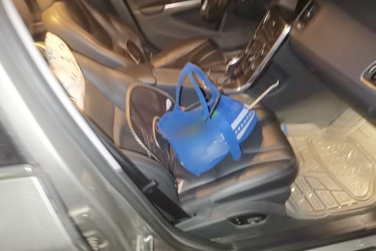 Used Volvo V60 2014 T5 Zhiyi Edition
