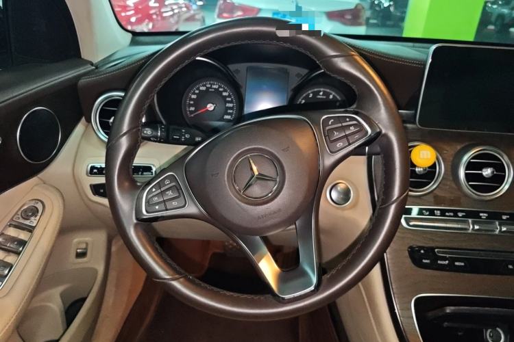 Used Mercedes-Benz GLC 2016 GLC 300 4MATIC Dynamic Model Steering Wheel