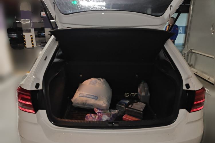 Used Volkswagen Santana 2015 HaoNa 1.6L Manual Fashion Edition Trunk