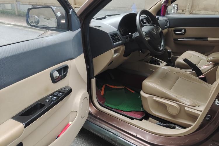 Used Wuling Hongguang 2014 1.5L S Comfort Model