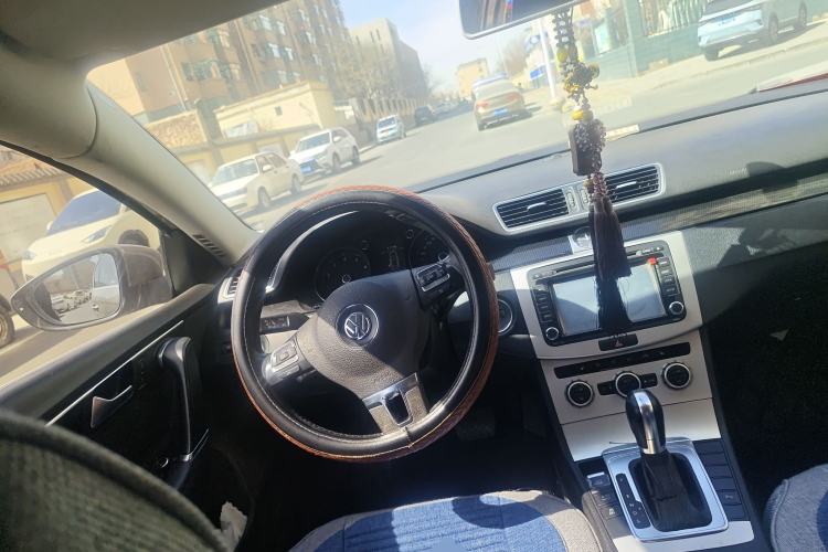 Used Volkswagen Magotan 2012 Revised 1.8TSI Luxury Version Steering Wheel