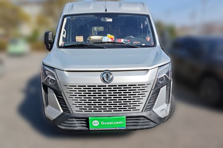 Used Dongfeng Yufeng 2023 V9+ 2.0T Manual Front-Wheel-Drive Multi-Function Mid-Roof Van with 7/8/9 Seats