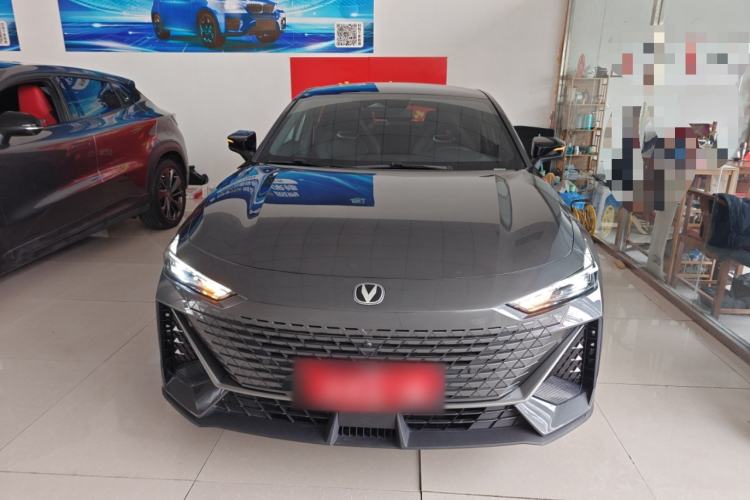 Used Changan UNI-V 2023 1.5T Prestige Model
