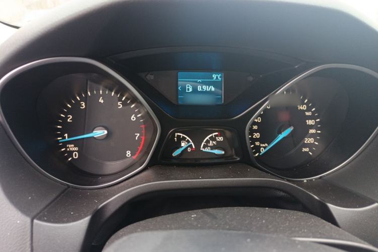 Used Ford Focus 2017 Sedan 1.6L Manual Fashion Edition Smart Drive Version
