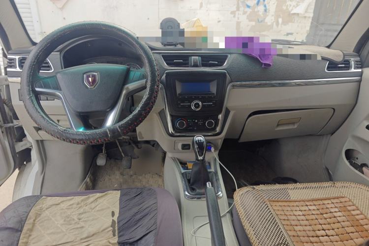 Used Jinbei New Hiace X30L 2021 1.5L Wealth Edition Bus Non-Air-Conditioned China VI Standard SWC15M Center Console