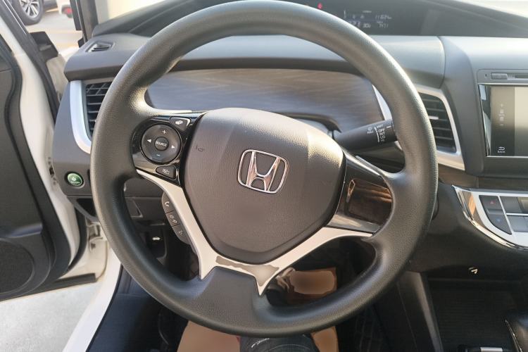Used Honda Jade 2013 1.8L automatic Comfort version 5 seats
