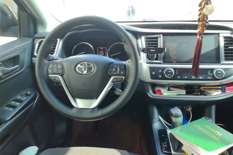 Used Toyota Highlander 2021 2.0T Two-Wheel Drive Luxury Edition 7 Seats