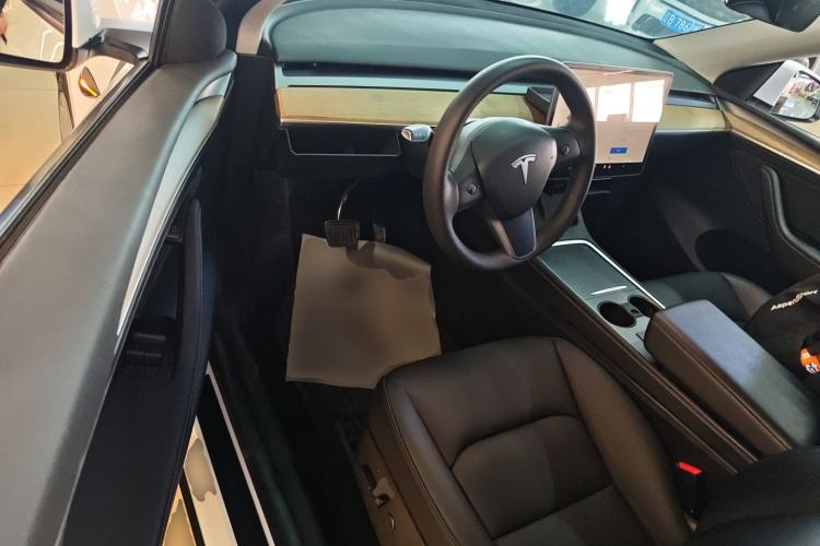 Used Tesla Model Y 2022 Rear-Wheel-Drive Version