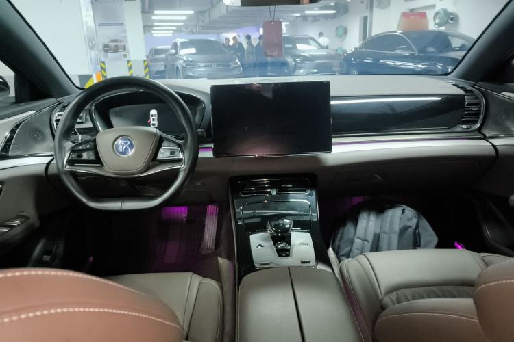 Used BYD Han 2025 EV 605KM Prestige Model Center Console