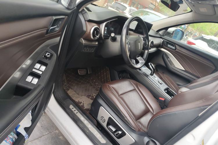 Used Wey VV6 2018 2.0T Two-Wheel-Drive Ultra-Luxury Version China V Standard
