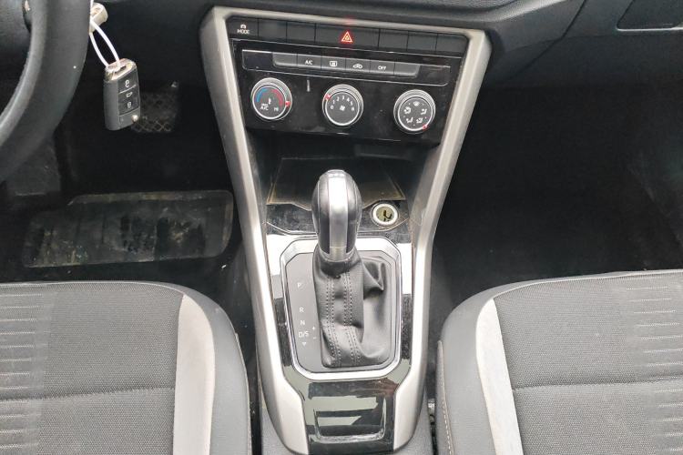 Used Volkswagen T-ROC 2021 Revised Version 280TSI DSG Two-Wheel Drive Elite Connect Edition Gear Lever