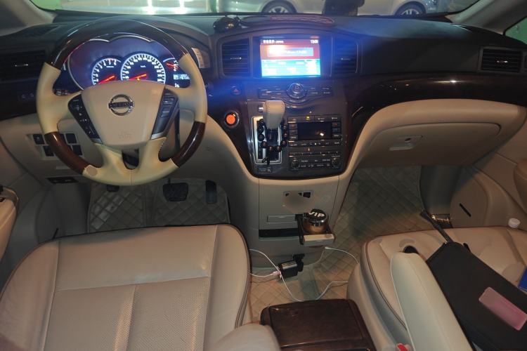 Used Nissan Quest 2015 3.5L SL Center Console