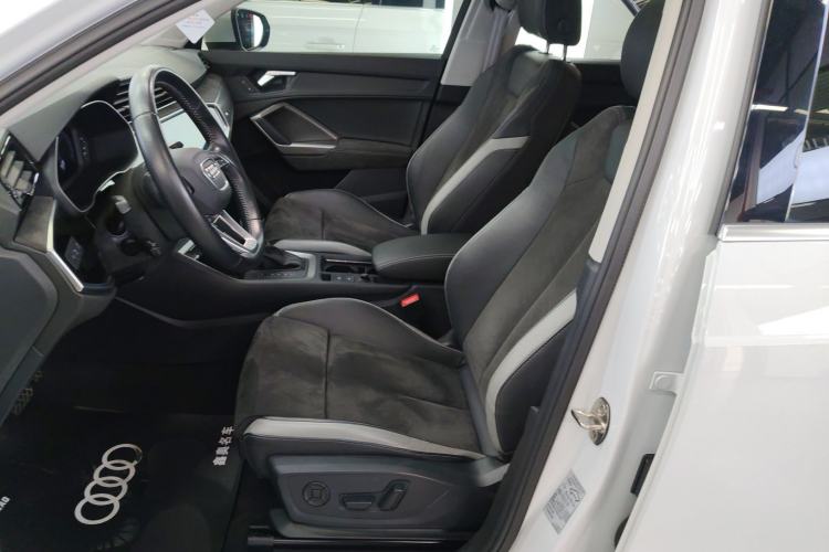 Used Audi Q3 2021 35 TFSI Progressive Dynamic Edition
