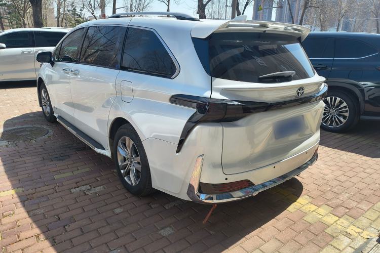 Used Toyota SIENNA 2024 2.5L Hybrid Comfort Edition Exterior 3