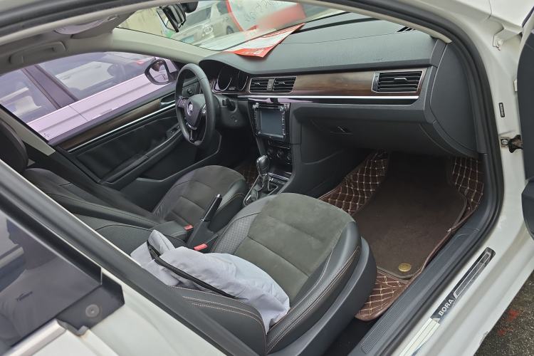 Used Volkswagen Bora 2016 230TSI DSG Luxury Version Right Front Seat