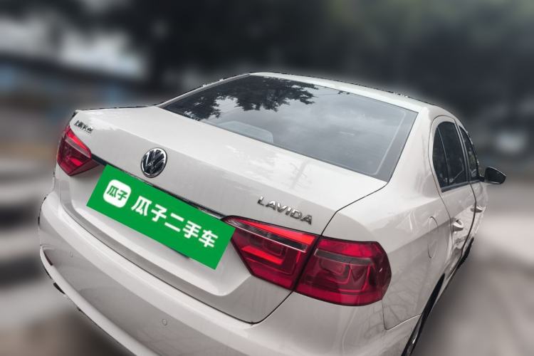 Used Volkswagen Lavida 2013 1.6L Automatic Comfort Edition
