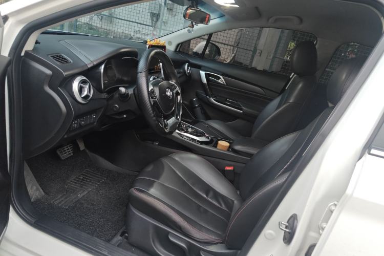 Used BAIC Beijing EU5 2018 R500 Smart Wind Edition