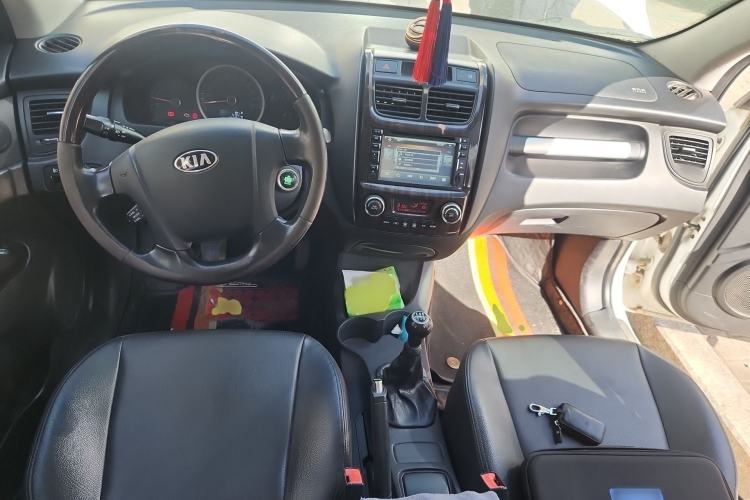 Used Kia Sportage 2013 2.0L Manual Two-Wheel Drive GLS Center Console