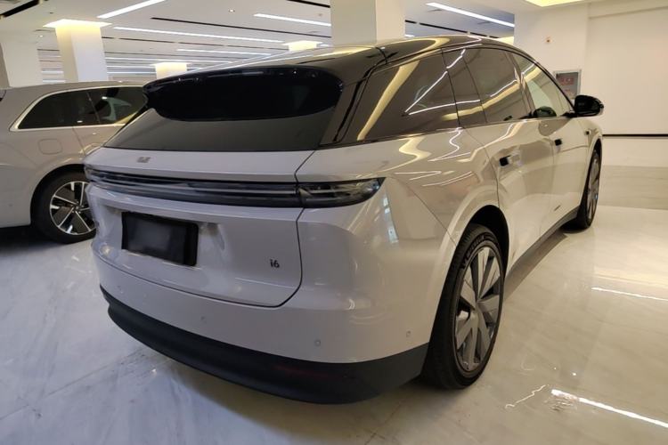 Used Li Auto i6 2025 Model Two-Wheel-Drive Standard Type Rear Right 45 Deg