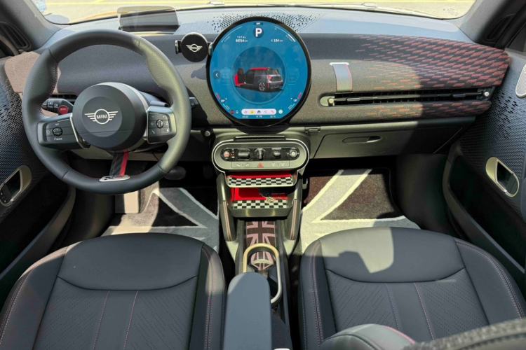 Used MINI Electric COOPER JCW 2025 JOHN COOPER WORKS
