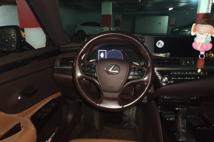 Used Lexus ES 2020 200 Excellence Edition
