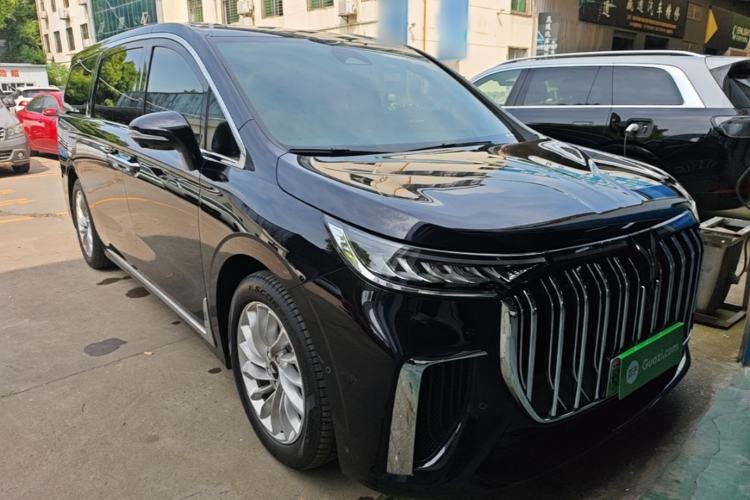 Used VOYAH Dream 2024 PHEV Extended-Range Premium Edition Front Right 45 Deg