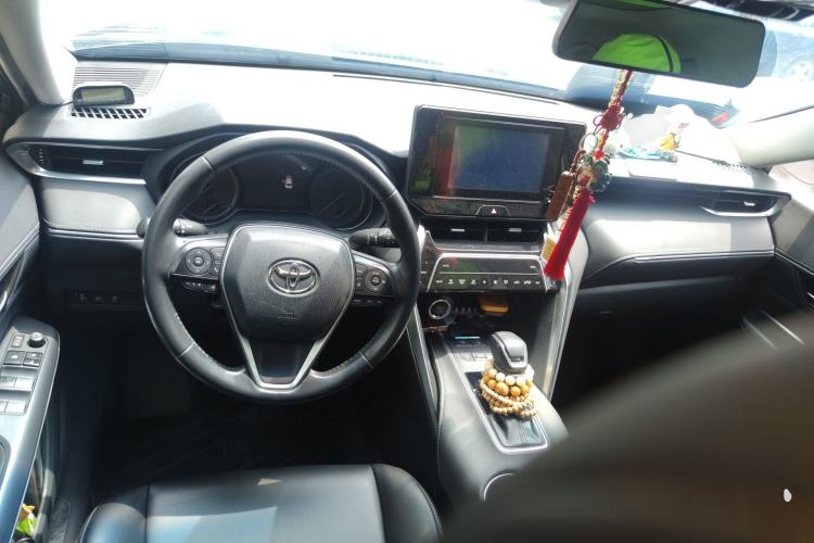 Used Toyota Harrier 2022 2.0L CVT Two-Wheel Drive Entry Version Center Console