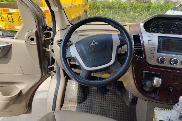 Used SAIC MAXUS Xintu V80  Steering Wheel