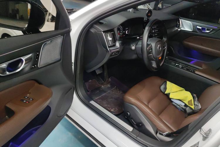 Used Volvo S60 2021 T4 Zhiyi Luxury Edition