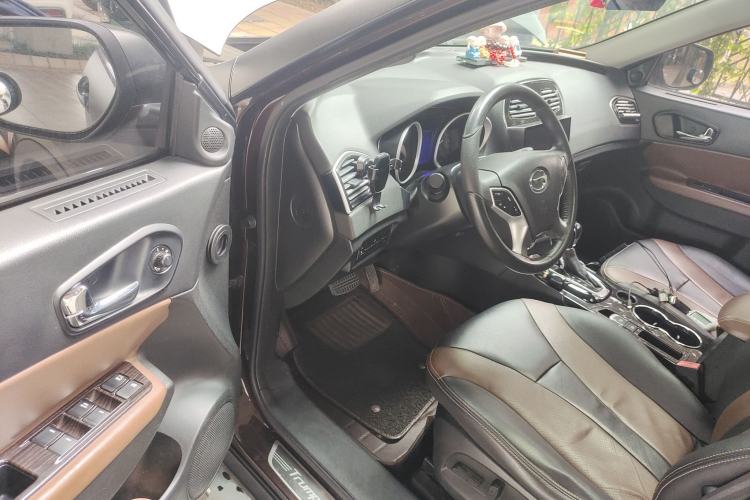 Used GAC Trumpchi GS5 Super 2015 1.8T Automatic Two-Wheel Drive Luxury Navigation Edition
