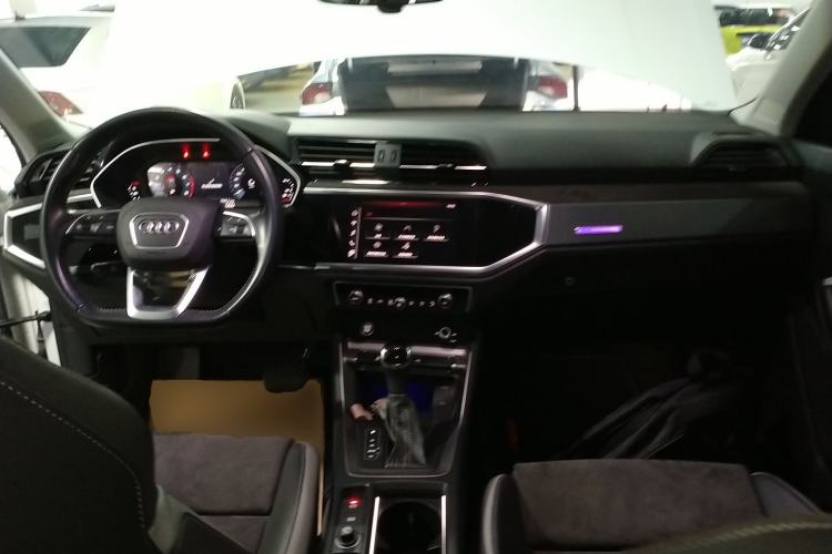 Used Audi Q3 2020 40 TFSI Fashion Dynamic Model
