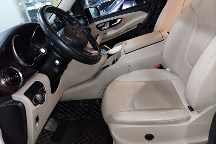 Used Mercedes-Benz V-Class 2021 V 260 Avantgarde Edition Left Front Seat