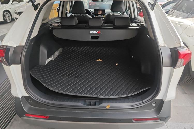 Used Toyota RAV4 2023 2.0L CVT Two-Wheel Drive 20th Anniversary Platinum Edition
