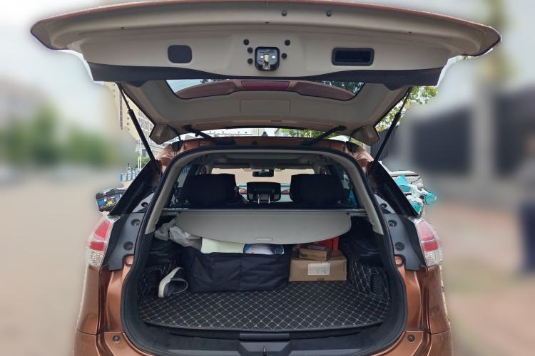 Used Nissan X-Trail 2014 2.0L CVT Comfort Edition 2WD Trunk