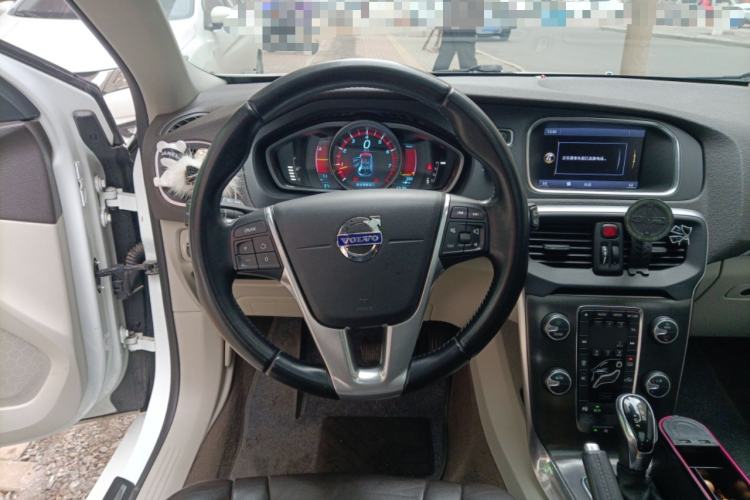 Used Volvo V40 2013 2.0T Zhiya Edition